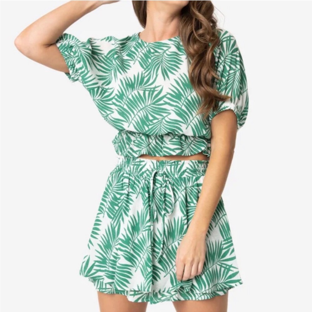 Retro Style Green & White Palm Print Cropped Top & Skort Set